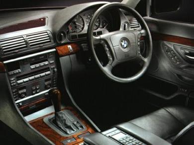 Geriausias BMW 750 apžvalga