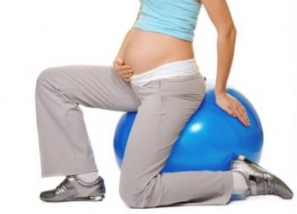 Koks mėnesis yra pilvo atsiradimas nėštumo metu