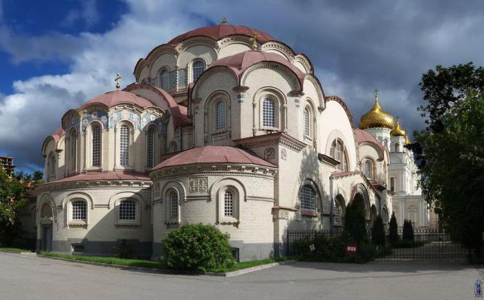 Veikiančios vienuolynai Sankt Peterburge: aprašymas, nuotrauka