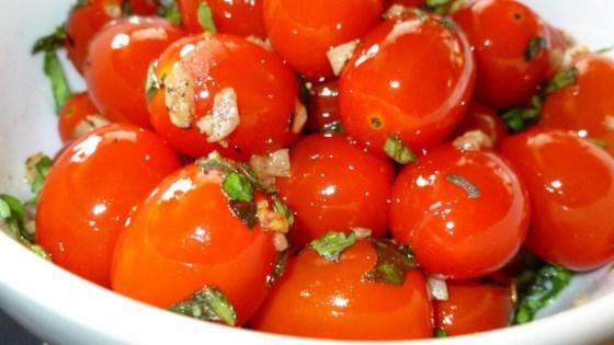 pomidorų ežiukai su česnakais žiemos receptai 